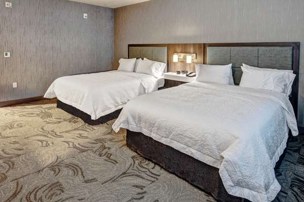  - Hampton Inn Airport Fresno