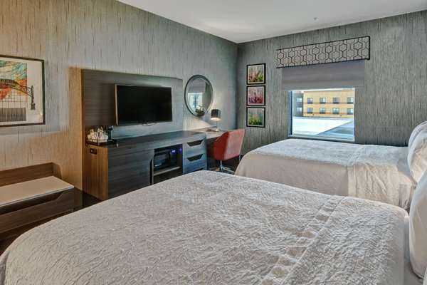  - Hampton Inn Airport Fresno