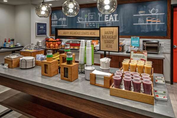 Amenities - Hampton Inn Airport Fresno