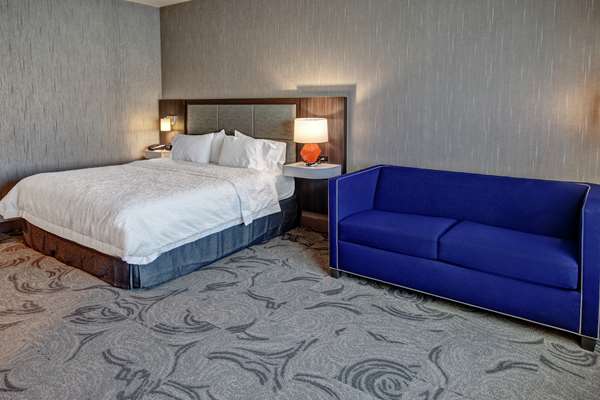  - Hampton Inn Airport Fresno