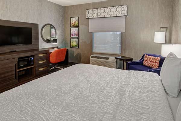  - Hampton Inn Airport Fresno