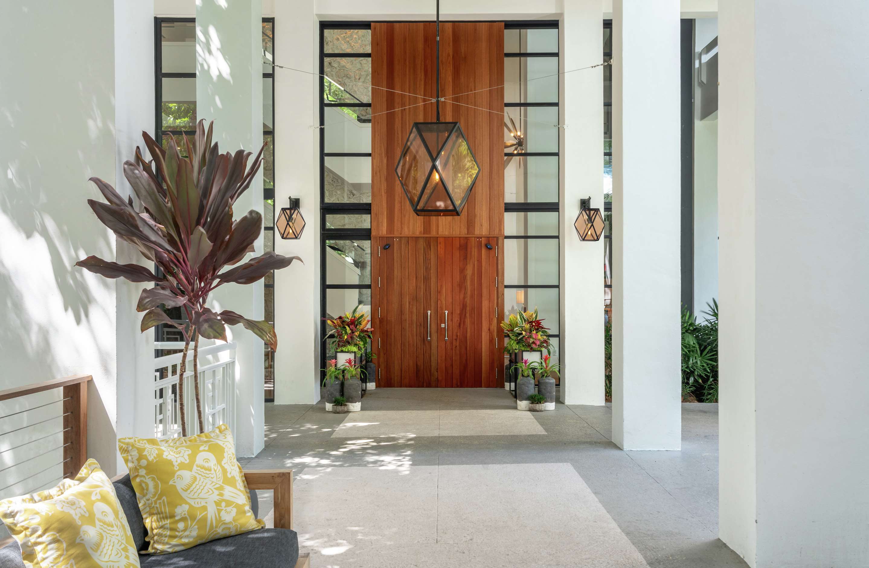 Lobby | Baker's Cay Resort Key Largo, Curio Collection by Hilton