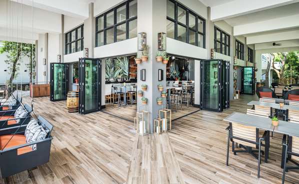 Restaurant - Baker's Cay Resort Key Largo