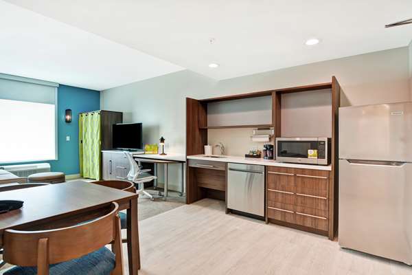  - Home2 Suites by Hilton Bettendorf - I-74, Exit 2
