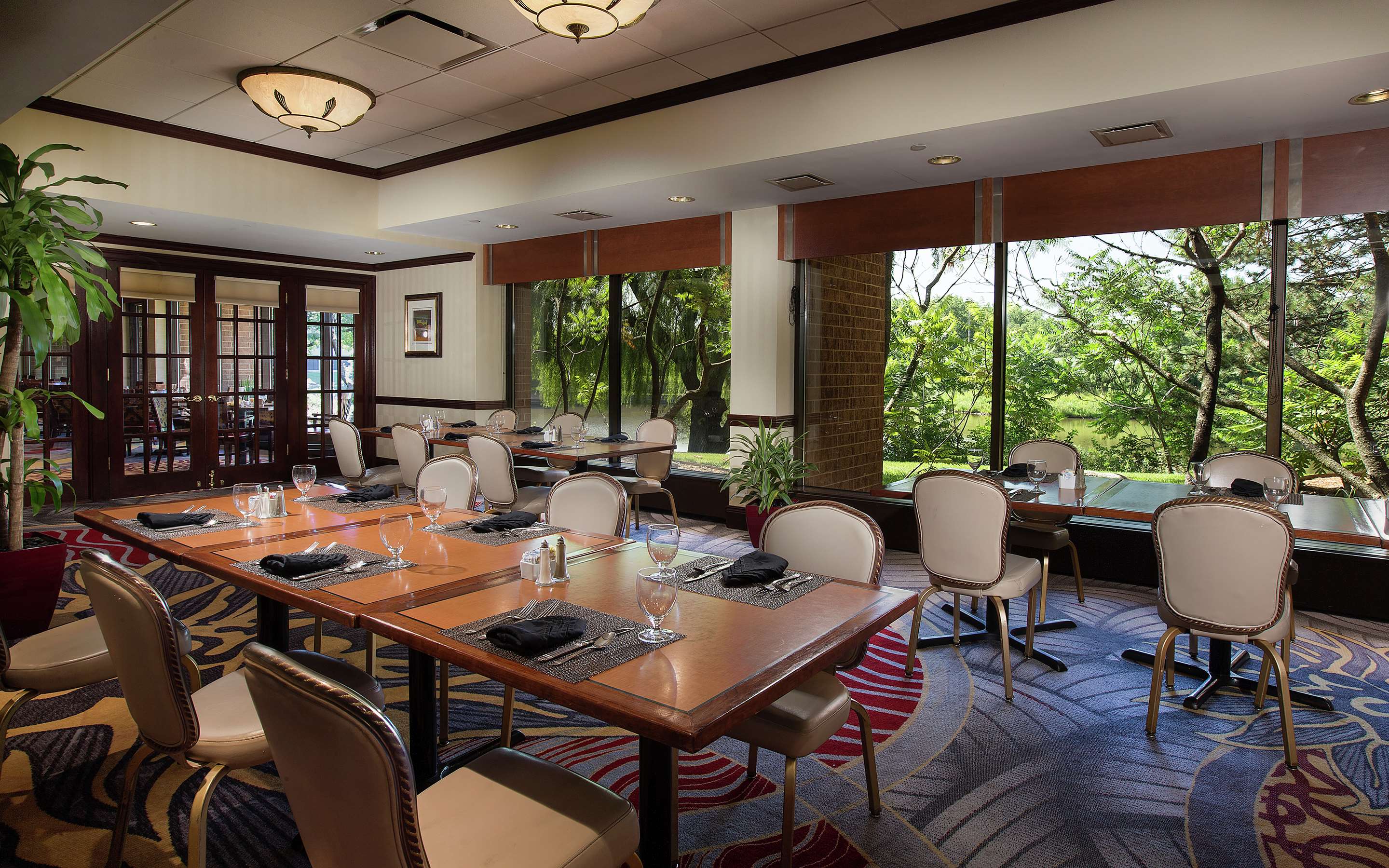 Restaurant | DoubleTree by Hilton Lisle Naperville