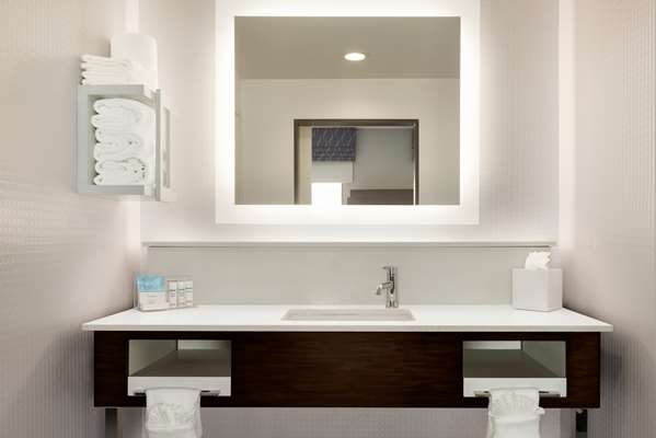  - Hampton Inn & Suites Norman