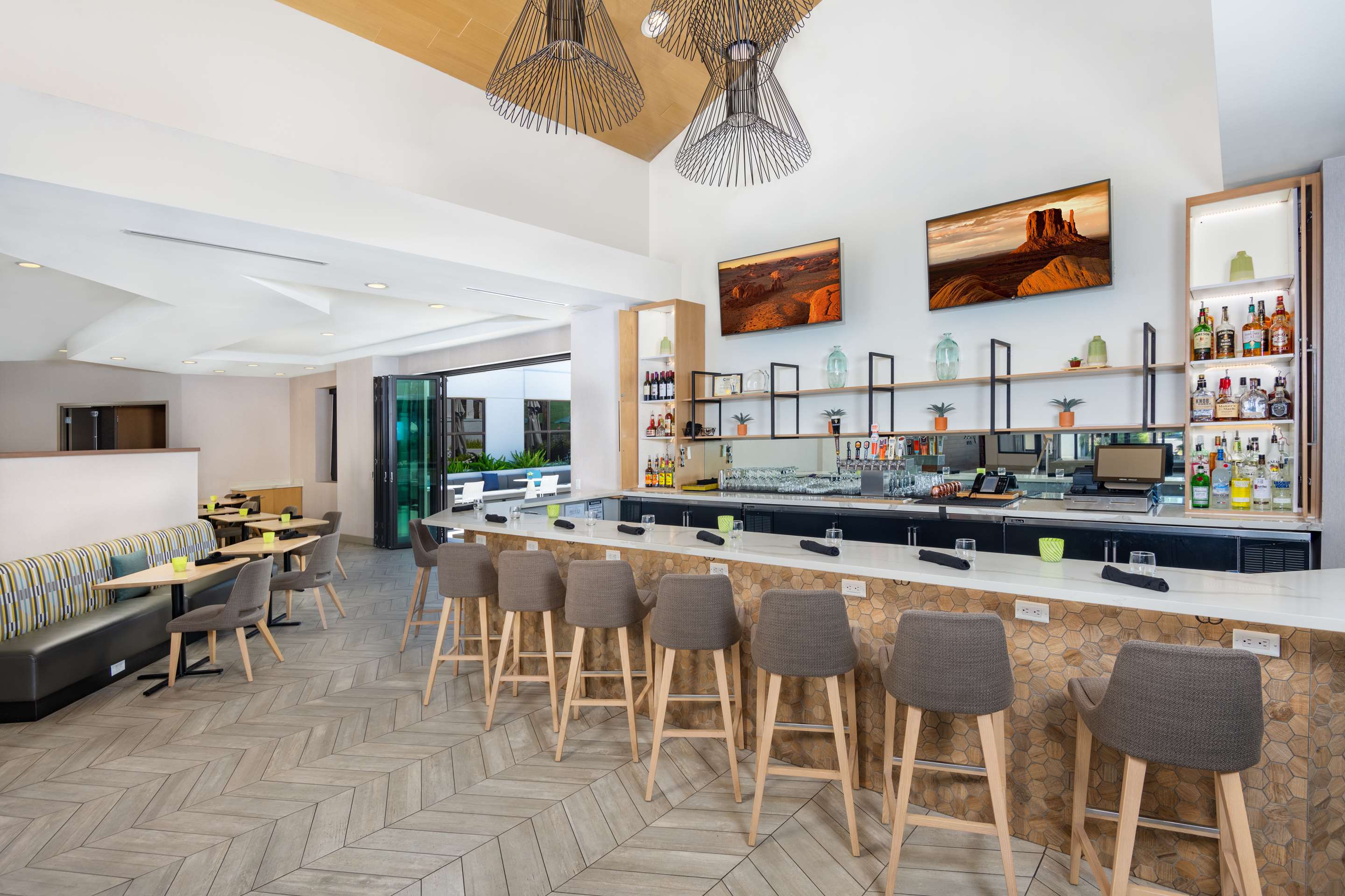 Restaurant | DoubleTree by Hilton Phoenix Chandler