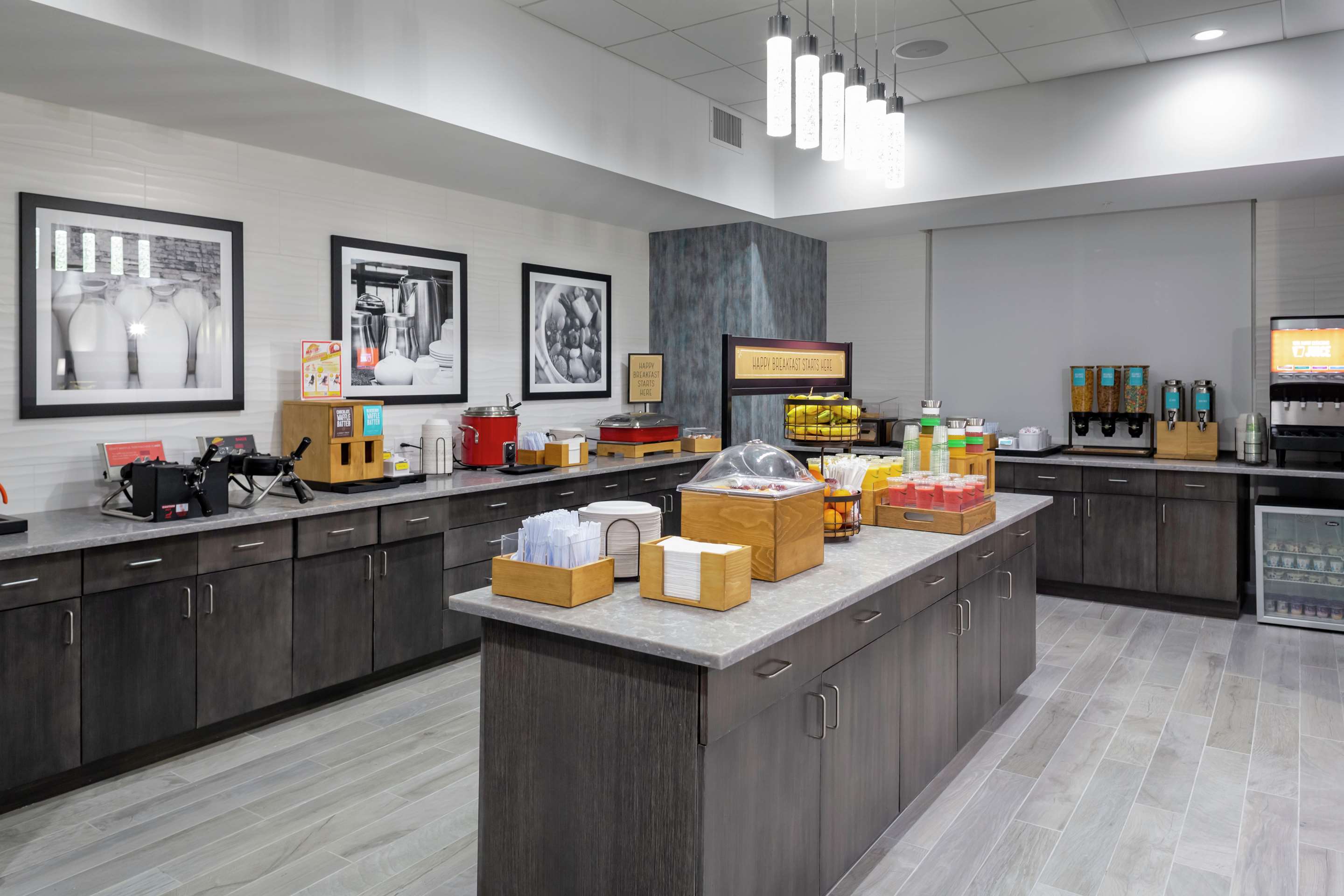 Breakfast Area | Hampton Inn Dunedin, Fl