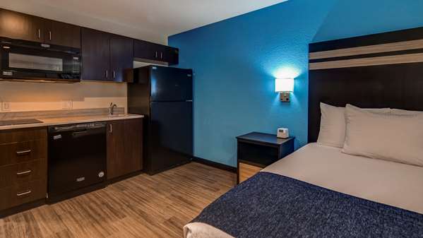  - SureStay Plus by Best Western Humble - I-69, Exit 145