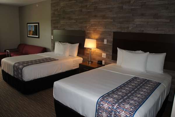  - La Quinta Inn & Suites Bloomington