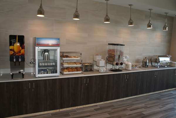 Amenities - La Quinta Inn & Suites Bloomington