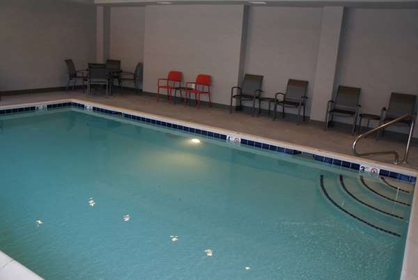 Pool - La Quinta Inn & Suites Bloomington