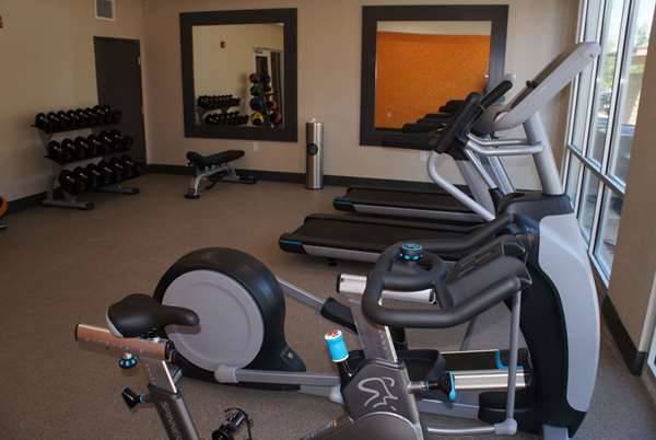 Fitness/ Exercise Room - La Quinta Inn & Suites Bloomington