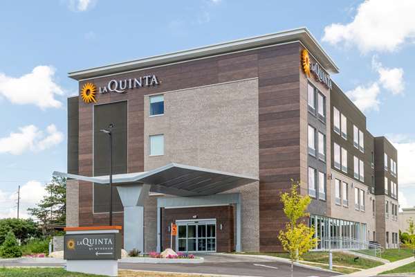 Exterior view - La Quinta Inn & Suites Bloomington