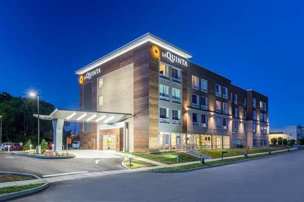 Exterior view - La Quinta Inn & Suites Bloomington