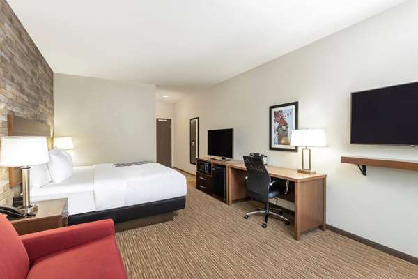  - La Quinta Inn & Suites Bloomington
