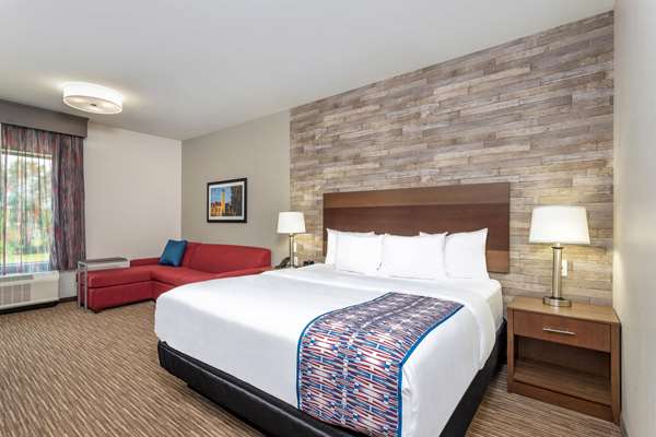  - La Quinta Inn & Suites Bloomington