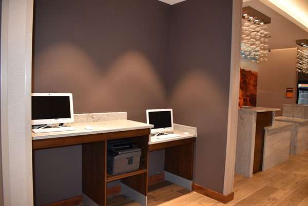 Conference Area - La Quinta Inn & Suites Flagstaff - I-40, Exit 198