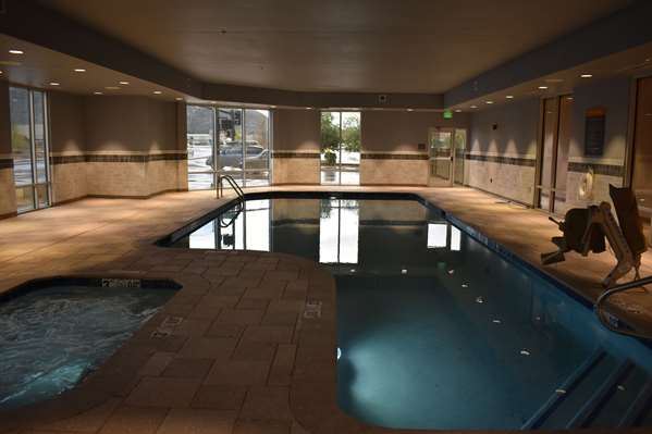 Pool - La Quinta Inn & Suites Flagstaff - I-40, Exit 198