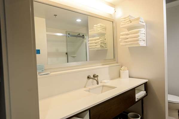  - Hampton Inn & Suites Lenoir