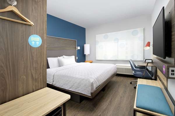  - Tru by Hilton Hotel Airport Denver