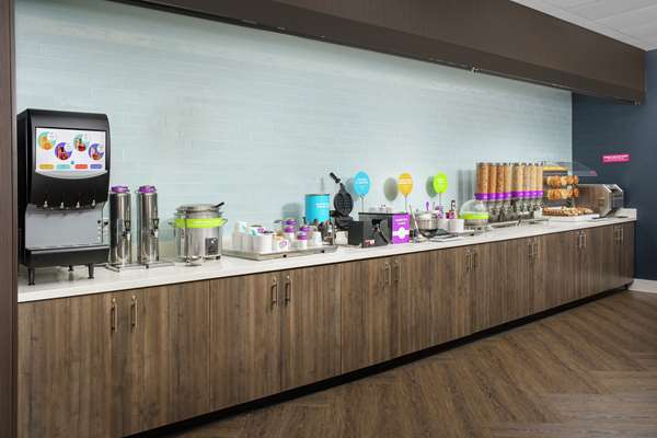 Amenities - Tru by Hilton Hotel Airport Denver