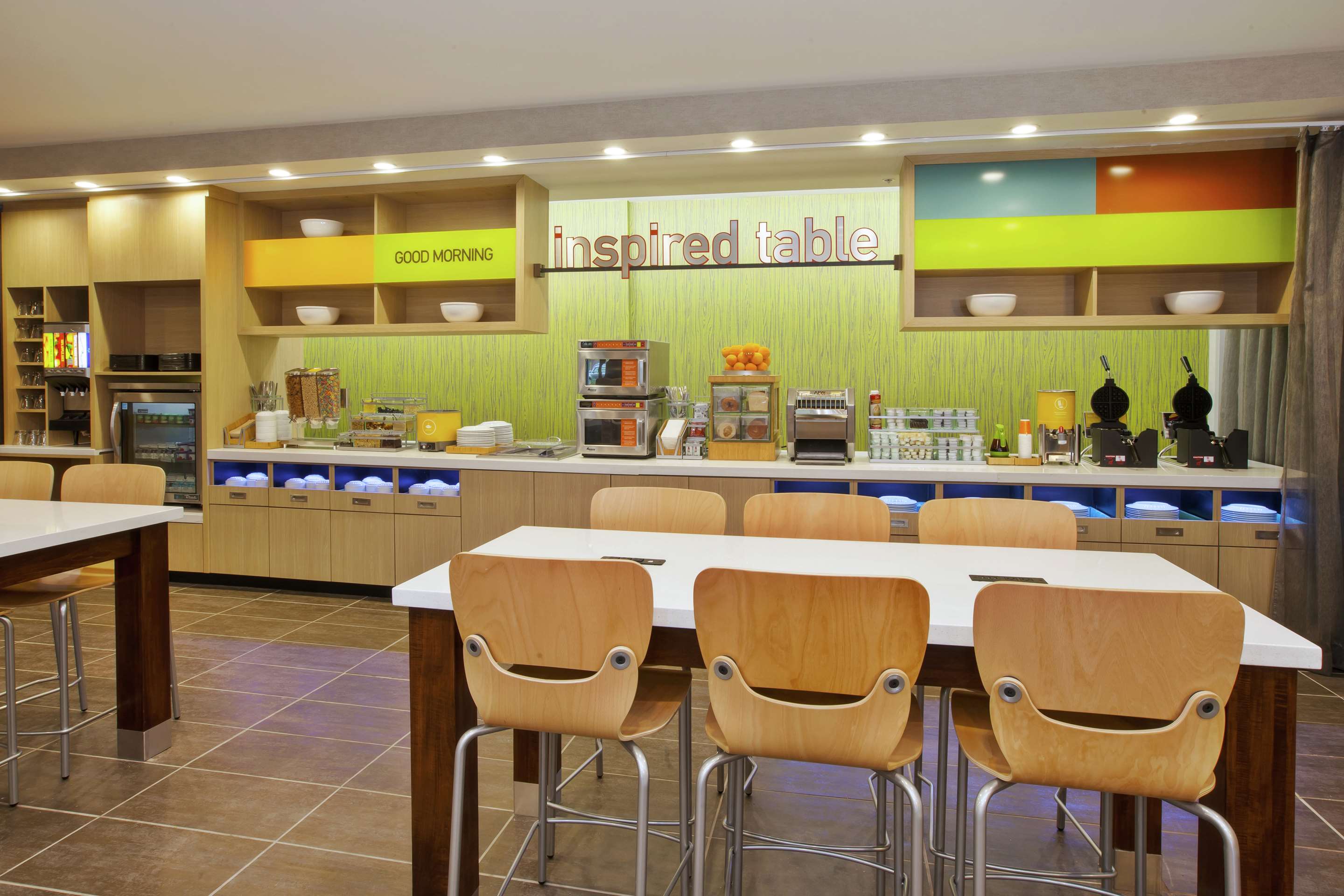 Breakfast Area | Home2 Suites By Hilton West Bloomfield Detroit