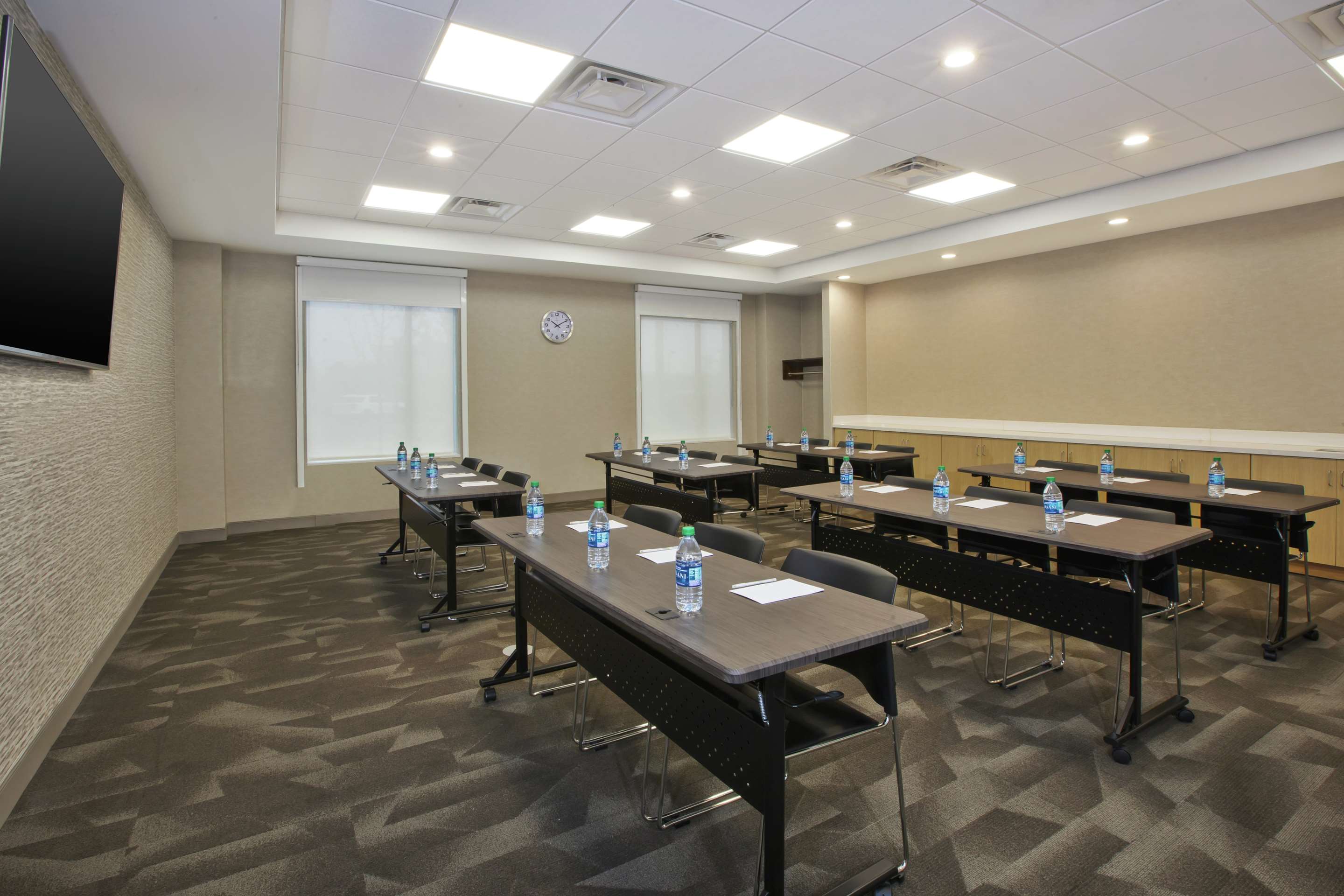 Meeting Room | Home2 Suites By Hilton West Bloomfield Detroit