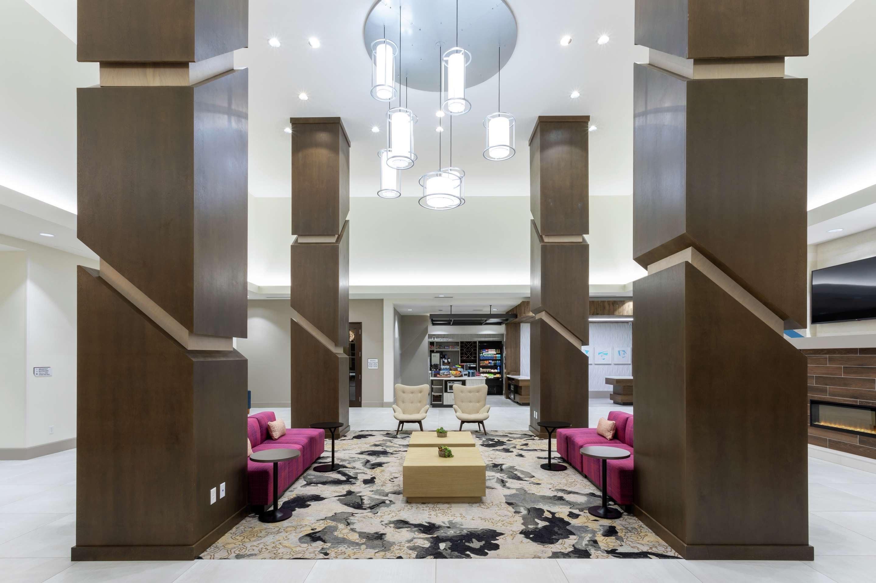 Lobby | Hilton Garden Inn St. Cloud