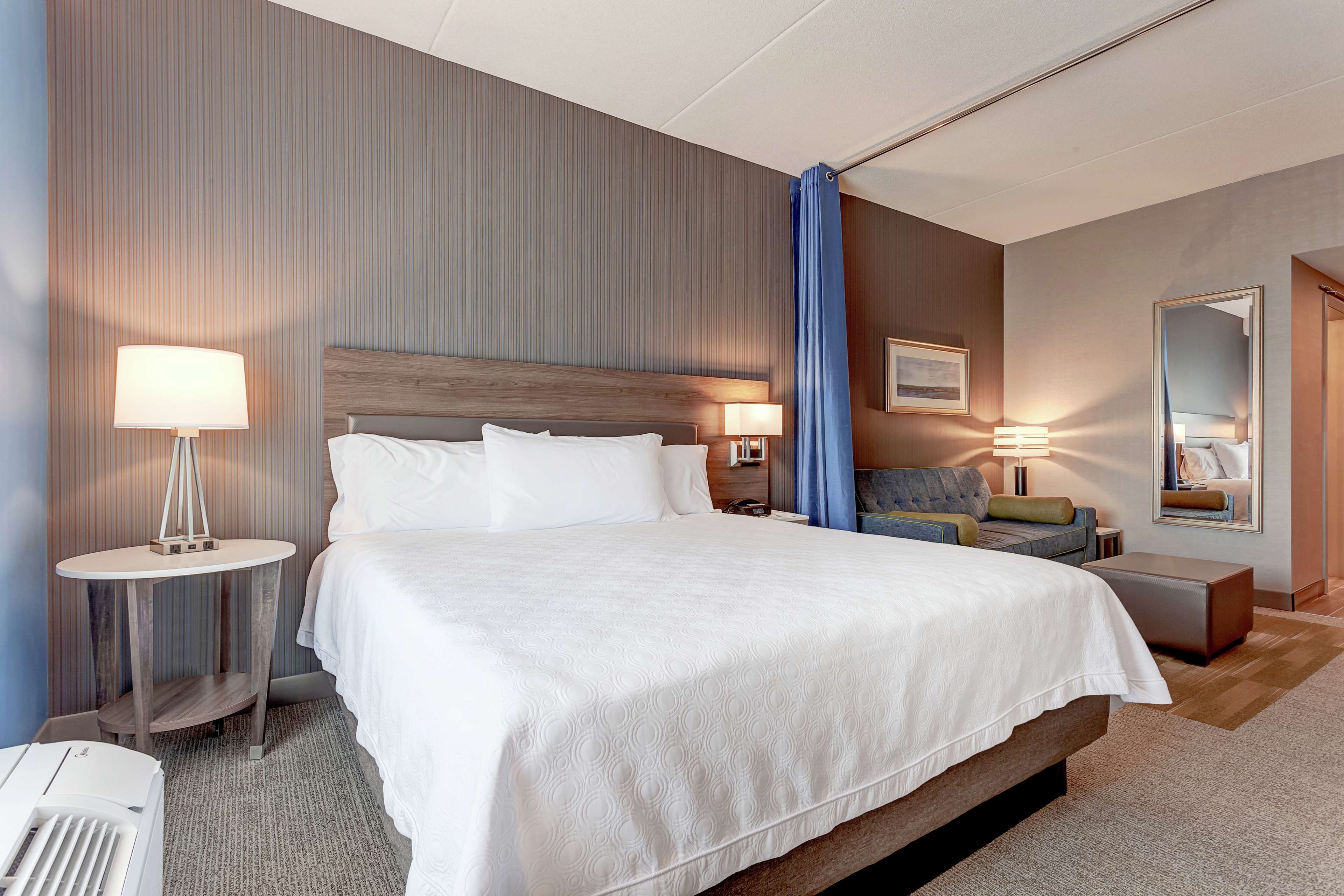 Home2 Suites by Hilton Toronto Brampton Room Type - 1 KING STUDIO SUITE NOSMOK