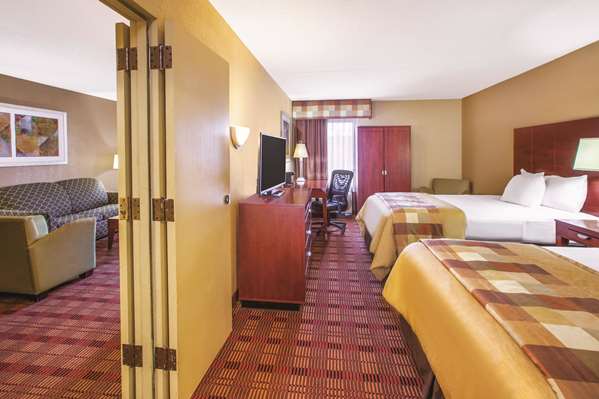 Suite - Baymont Inn & Suites Canton