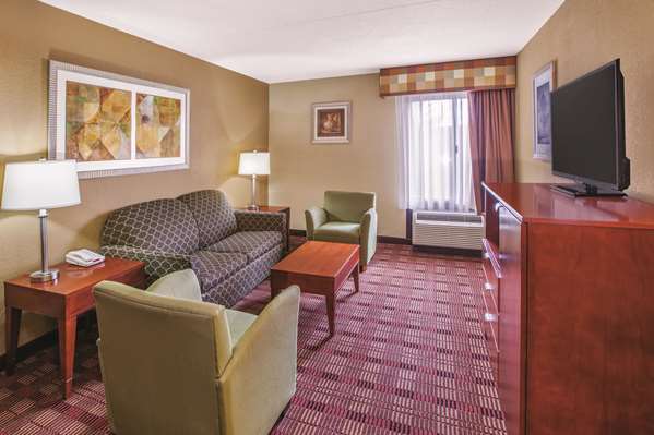 Suite - Baymont Inn & Suites Canton