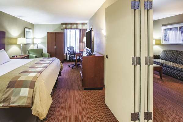 Suite - Baymont Inn & Suites Canton