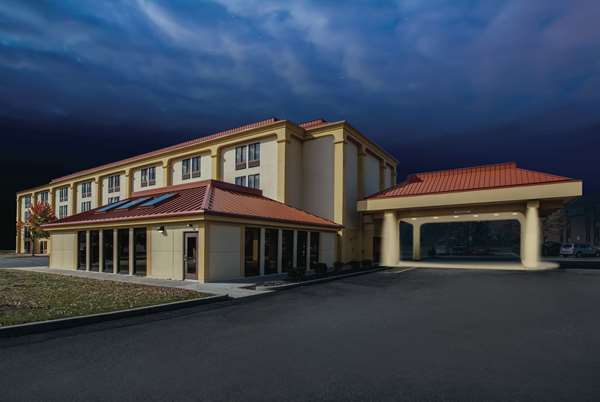 Exterior view - Baymont Inn & Suites Canton