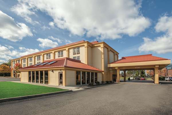 Exterior view - Baymont Inn & Suites Canton