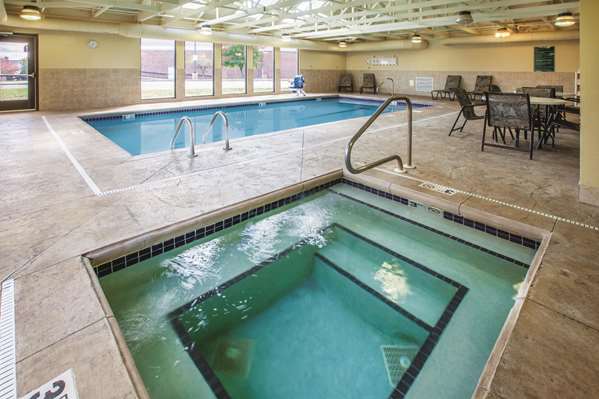 Pool - Baymont Inn & Suites Canton