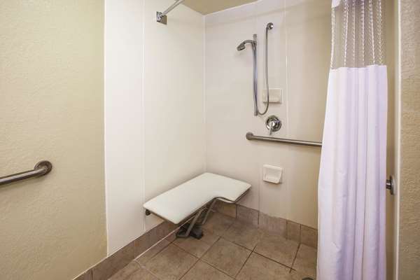  - Baymont Inn & Suites Canton