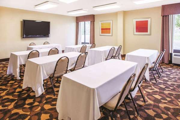  - Baymont Inn & Suites Canton