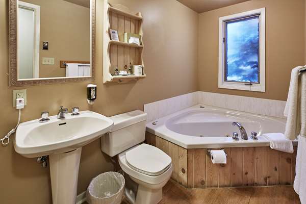  - Sir Sams Inn & Spa Eagle Lake