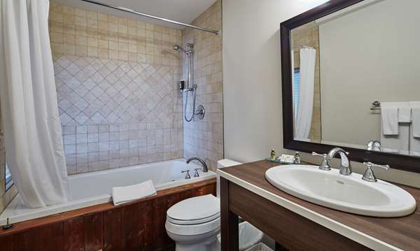  - Sir Sams Inn & Spa Eagle Lake