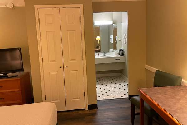  - Travelodge Tuscaloosa - I-20 & I-59, Exit 73