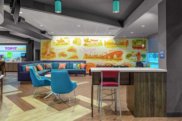  - Tru by Hilton Hotel Cleveland Clinic