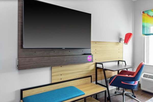  - Tru by Hilton Hotel Cleveland Clinic