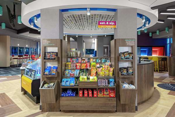 Restaurant - Tru by Hilton Hotel Cleveland Clinic