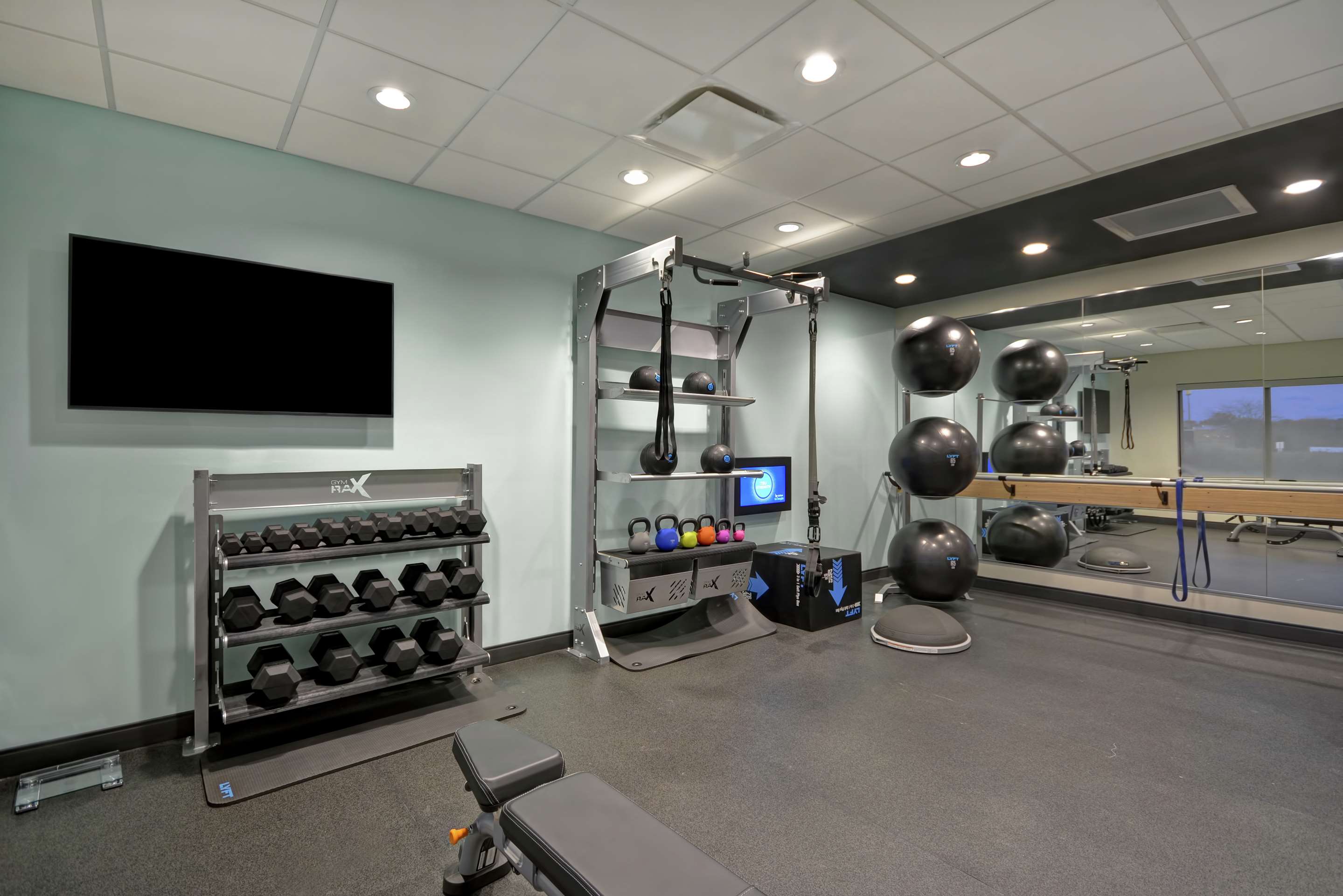 Health club fitness center gym | Tru By Hilton Mason King's Island