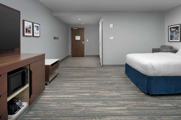  - Hampton Inn & Suites Rapid City - I-90, Exit 59