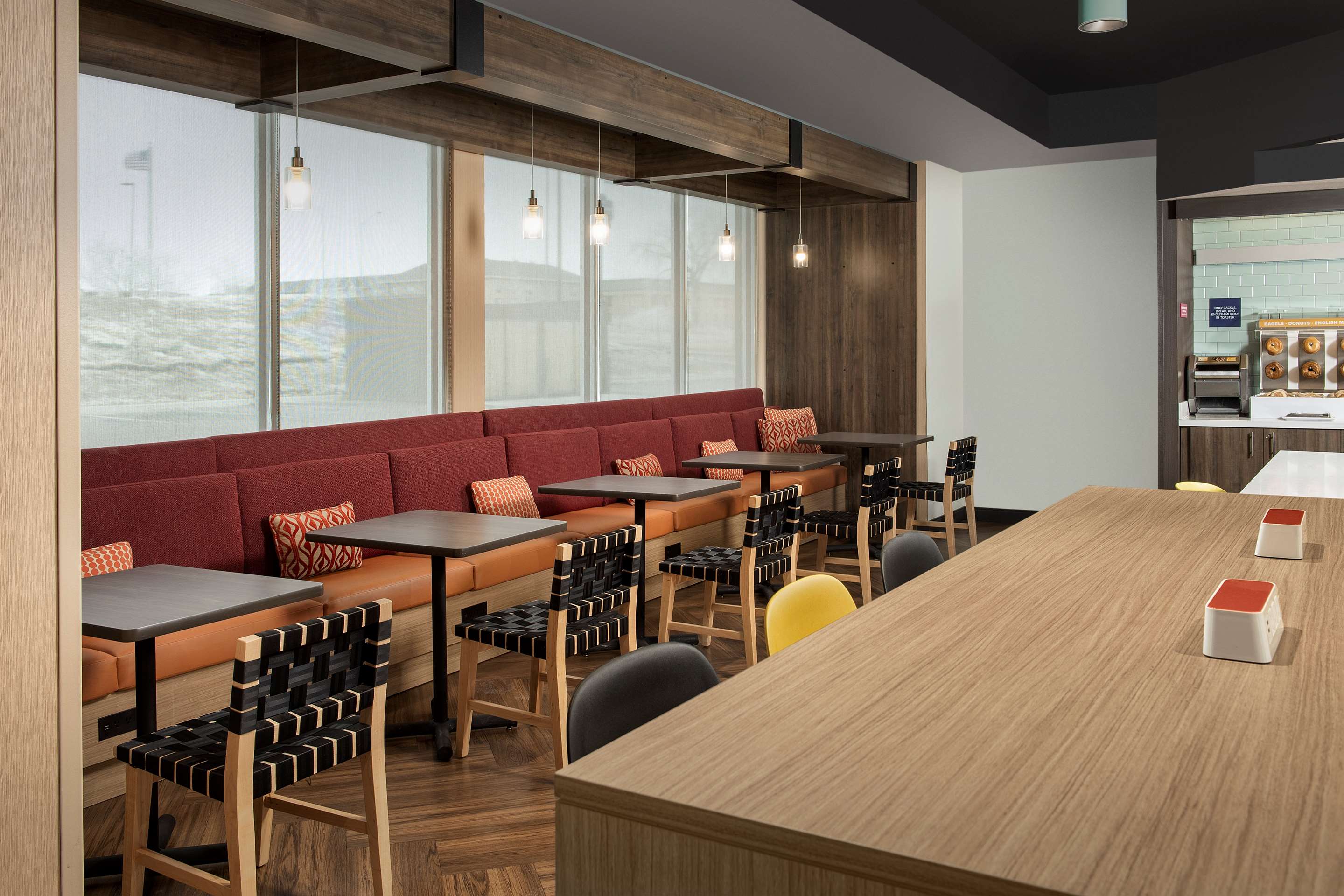 Breakfast Area | Tru by Hilton Rapid City Rushmore