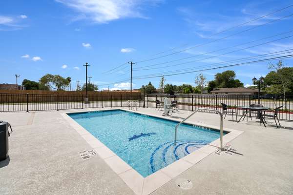 Pool - Studio 6 Extended Stay Hotel Corpus Christi