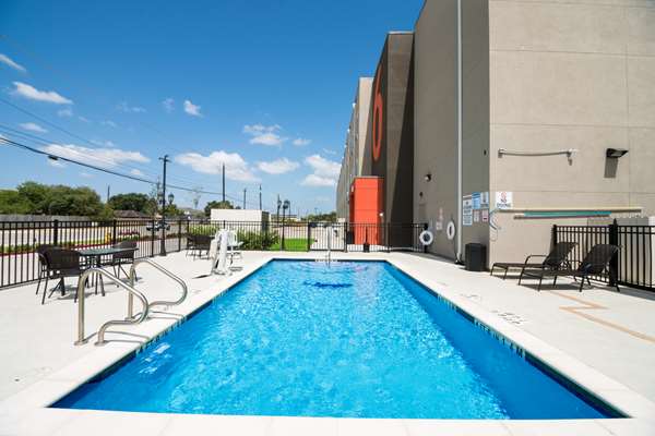Pool - Studio 6 Extended Stay Hotel Corpus Christi