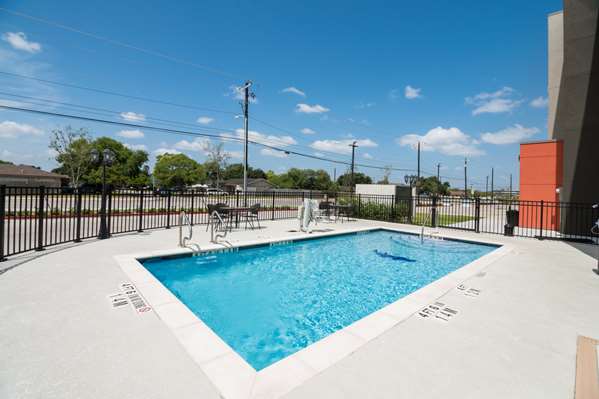 Pool - Studio 6 Extended Stay Hotel Corpus Christi